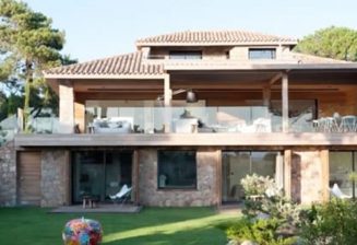 Les 2 villas les plus chères de Corse présentées dans Corse Matin