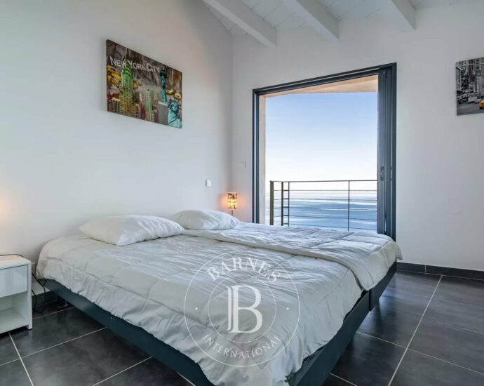 L’Ile Rousse, 3-bedroom villa, panoramic sea view, beach within walking distance