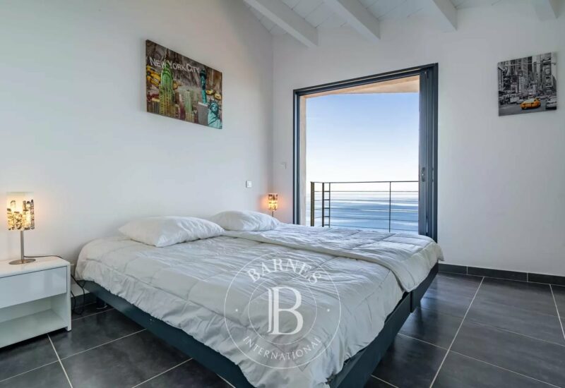 L’Ile Rousse, 3-bedroom villa, panoramic sea view, beach within walking distance