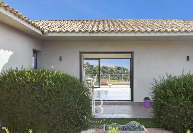 Porto vecchio, Palombaggia, villa 5 bedrooms, pool and nearby the beach, Casa di l’Oru RL207