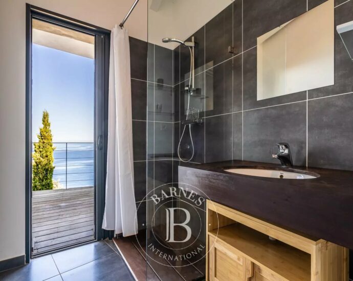 L’Ile Rousse, 3-bedroom villa, panoramic sea view, beach within walking distance