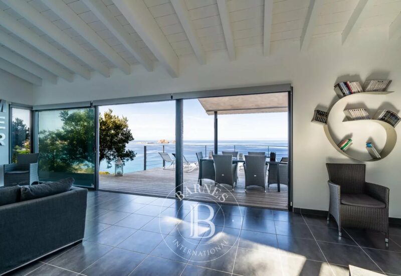 L’Ile Rousse, 3-bedroom villa, panoramic sea view, beach within walking distance