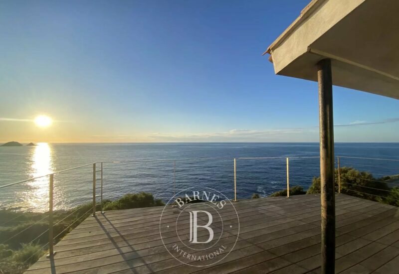 L’Ile Rousse, 3-bedroom villa, panoramic sea view, beach within walking distance