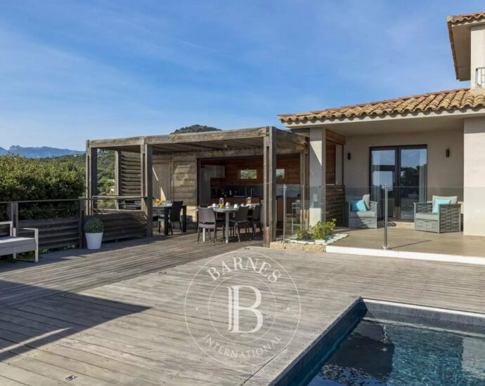 Porto vecchio, Palombaggia, villa 5 bedrooms, pool and nearby the beach, Casa di l’Oru RL207