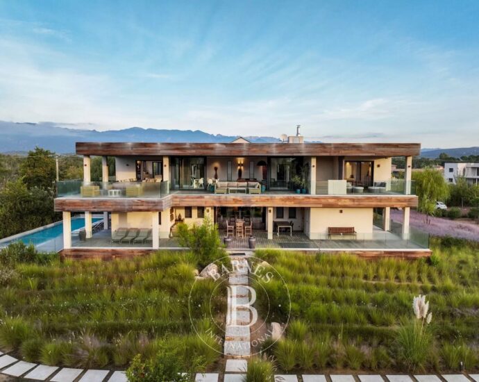 Porto Vecchio, Cala Rossa, Villa A Figliola, 7 bedrooms, Pool, close to the beach