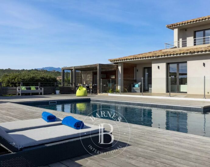 Porto vecchio, Palombaggia, villa 5 bedrooms, pool and nearby the beach, Casa di l’Oru RL207