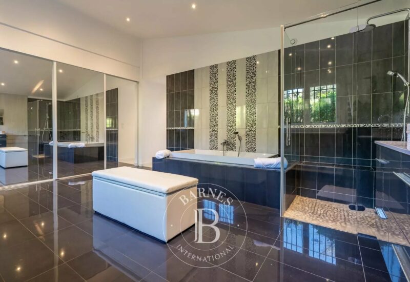 Lumio, Villa 5 bedrooms + 1 utility room, panoramic sea view and swimming pool, RL339 Alba Bianca