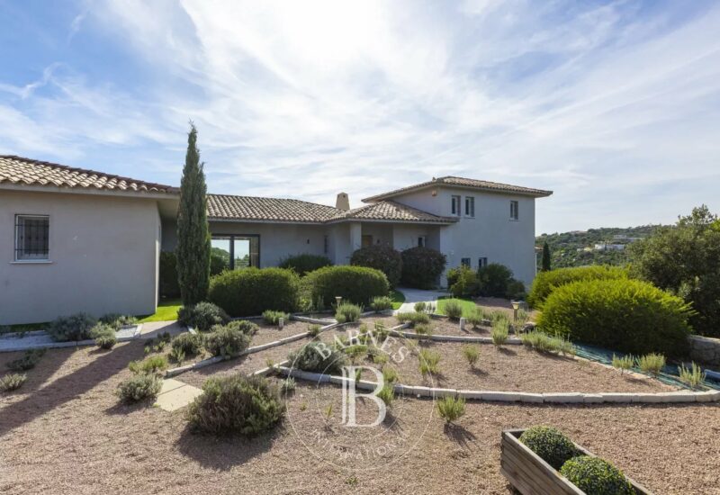 Porto vecchio, Palombaggia, villa 5 bedrooms, pool and nearby the beach, Casa di l’Oru RL207