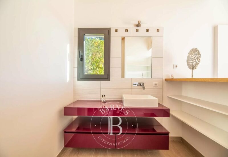 Pinarello, Villa La Tour, 5 bedrooms, swimming pool and sea view, RL278