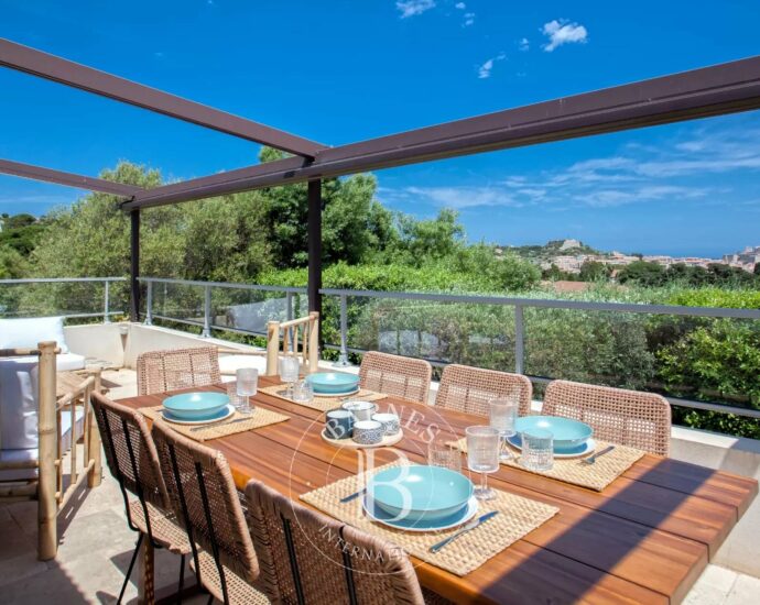 Calvi, 4 chambres, vue mer et plage à pied, RL329 Villa Capuccino
