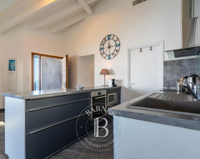 L’Ile Rousse, 3-bedroom villa, panoramic sea view, beach within walking distance