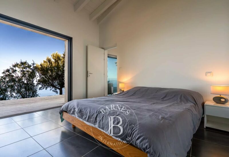 L’Ile Rousse, 3-bedroom villa, panoramic sea view, beach within walking distance