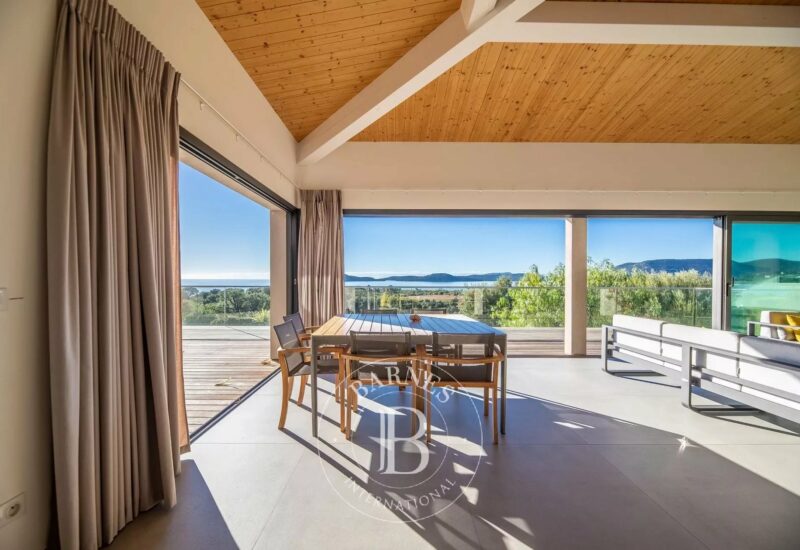 Pinarello, Villa La Tour, 5 bedrooms, swimming pool and sea view, RL278