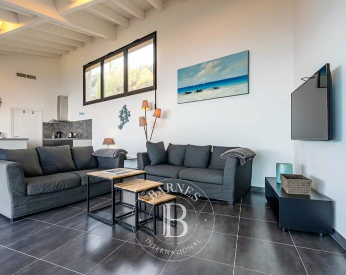 L’Ile Rousse, 3-bedroom villa, panoramic sea view, beach within walking distance