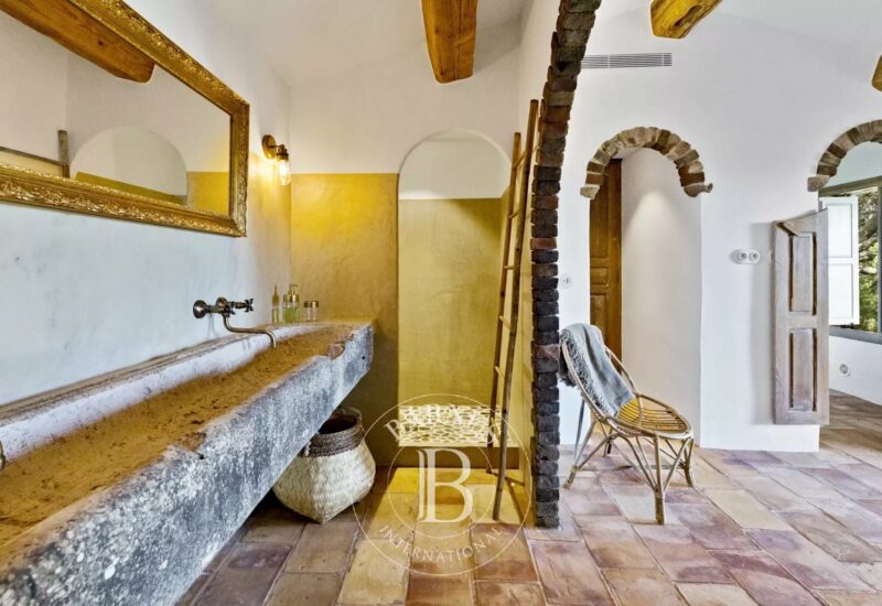 Porto-vecchio, bergerie 3 chambres et 1 studio indépendant, piscine,  Villa di Petra RL324