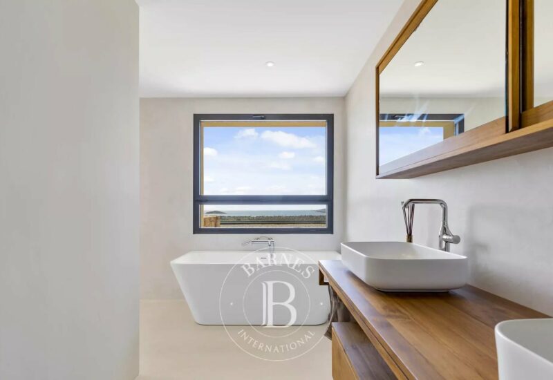 Porto-vecchio, villa 4 bedrooms, 1 children dormitory, swimming pool, sea view, Villa Saviu RL303
