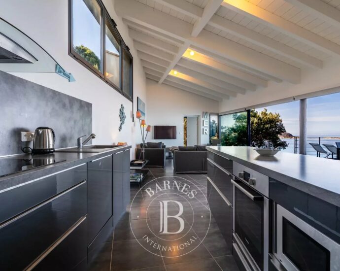 L’Ile Rousse, 3-bedroom villa, panoramic sea view, beach within walking distance