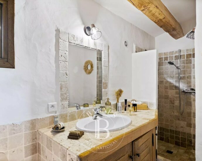 Porto-vecchio, bergerie 3 chambres et 1 studio indépendant, piscine,  Villa di Petra RL324