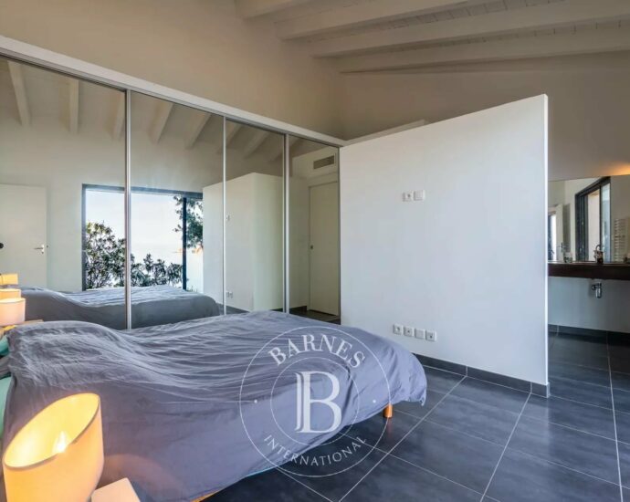 L’Ile Rousse, 3-bedroom villa, panoramic sea view, beach within walking distance