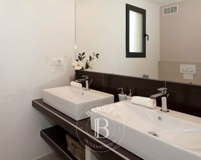 Porto vecchio, Arasu/Cirindinu, villa 5 bedrooms, pool and sea view, Petra Rossa RL168