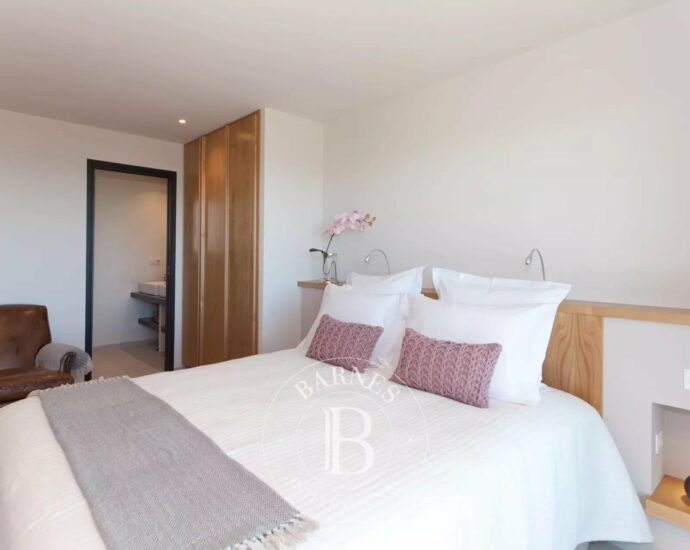 Porto vecchio, Arasu/Cirindinu, villa 5 bedrooms, pool and sea view, Petra Rossa RL168