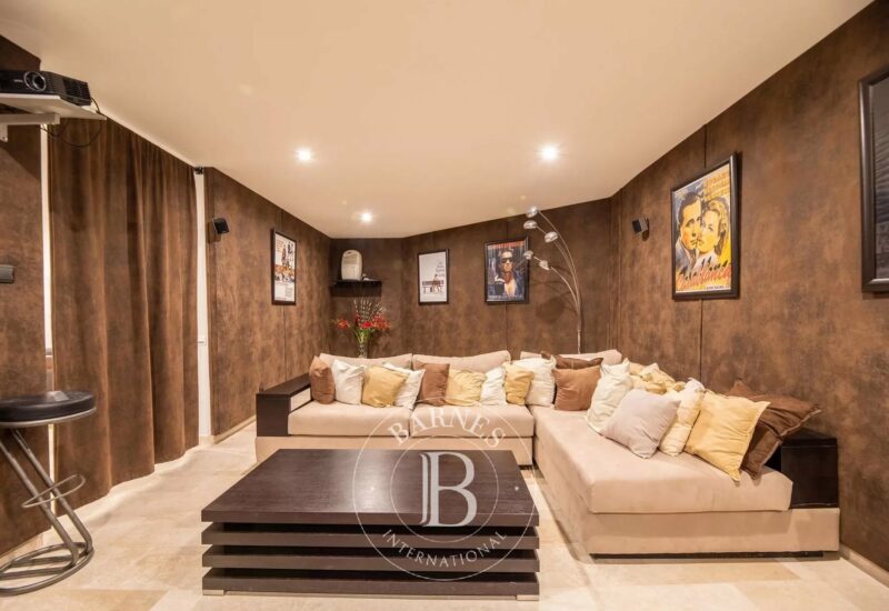 Bonifacio, Piantarella, villa 6 bedrooms + 2 service rooms, pool and sea view, Villa Saphir RL242