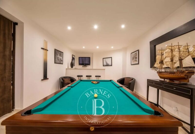Bonifacio, Piantarella, villa 6 bedrooms + 2 service rooms, pool and sea view, Villa Saphir RL242