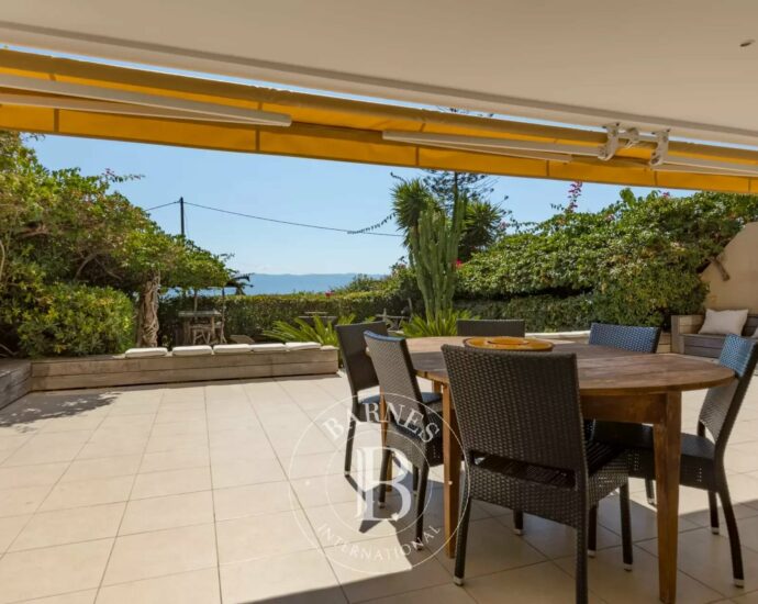 AJACCIO – Appartement standing, vue mer, 4 chambres