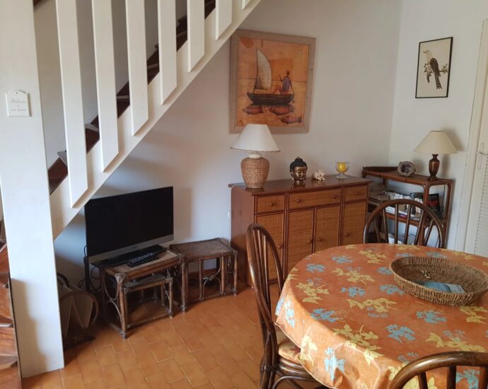 Exclusivity, Villa Mitoyenne, Domaine de Cala Rossa, Triplex, Beach on foot