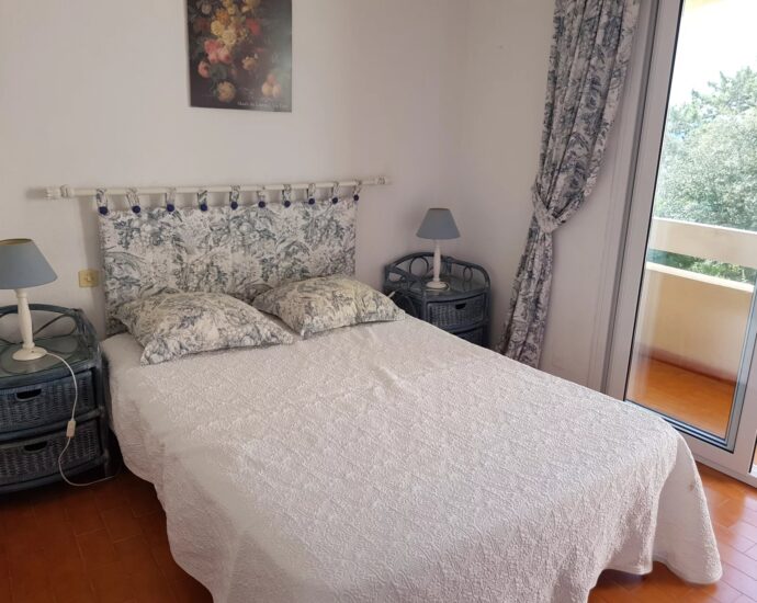 Exclusivity, Villa Mitoyenne, Domaine de Cala Rossa, Triplex, Beach on foot