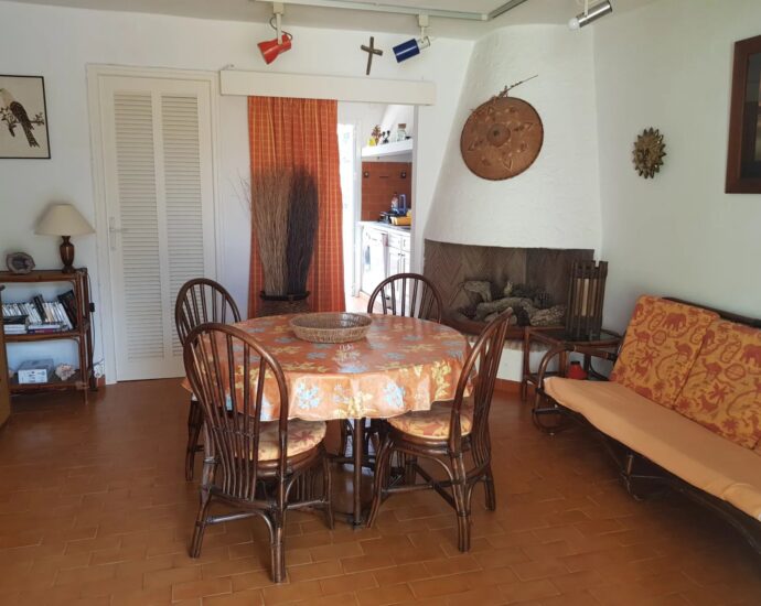 Exclusivity, Villa Mitoyenne, Domaine de Cala Rossa, Triplex, Beach on foot