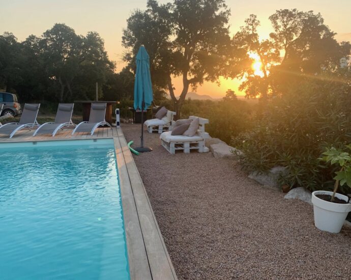 Southern Corsica – Single-Story Villa with Pool and Mountain Views Near Pinarello Beach