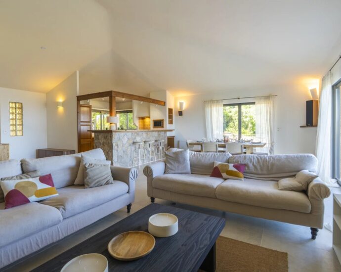 Porto-Vecchio, 3 villas, 7 chambres, piscine, vue mer et montagnes, proche plage