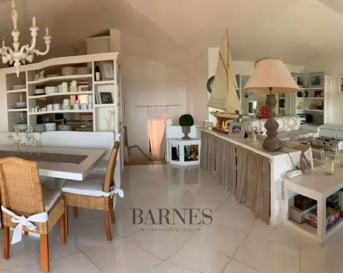 Duplex on garden level – Sleeps 5 – Panoramic sea view – Terra