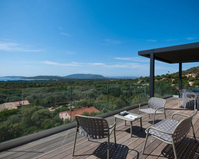 Porto Vecchio, Saint Cyprien, Villa 4 chambres, vue mer et piscine,