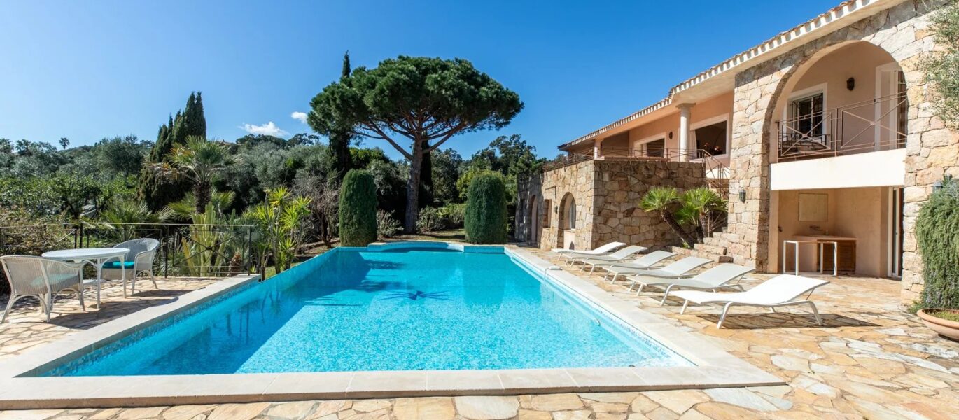 Capicciola, villa 5 chambres, piscine, vue mer, plage à pied