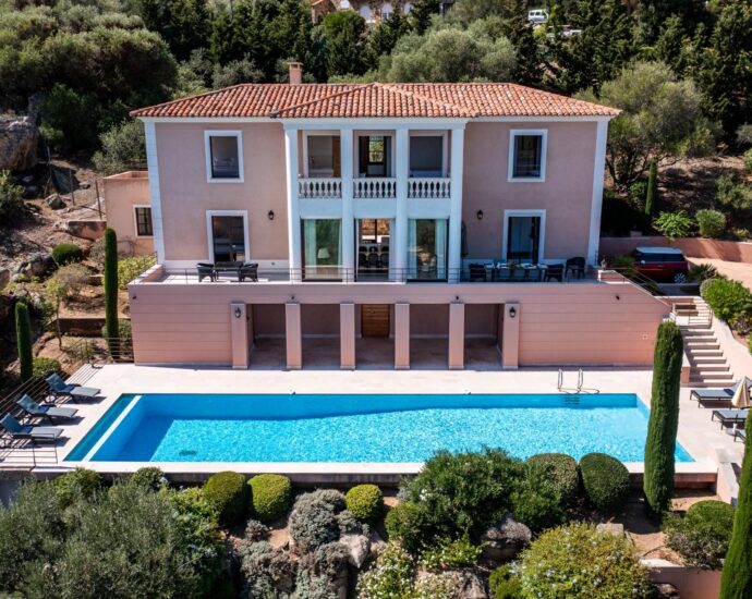 Calvi, Villa 4 chambres, vue mer panoramique et piscine, Villa Patou