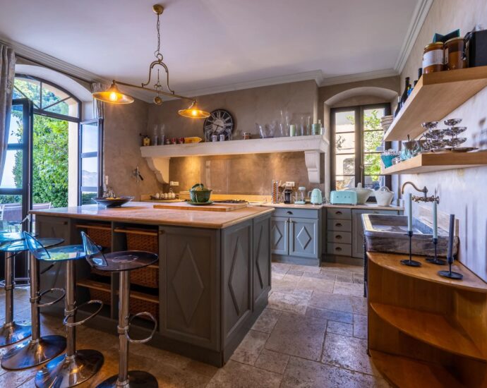 Oletta, Villa 7 chambres, Maison de maître, une dépendance, piscine chauffée, proche des plages