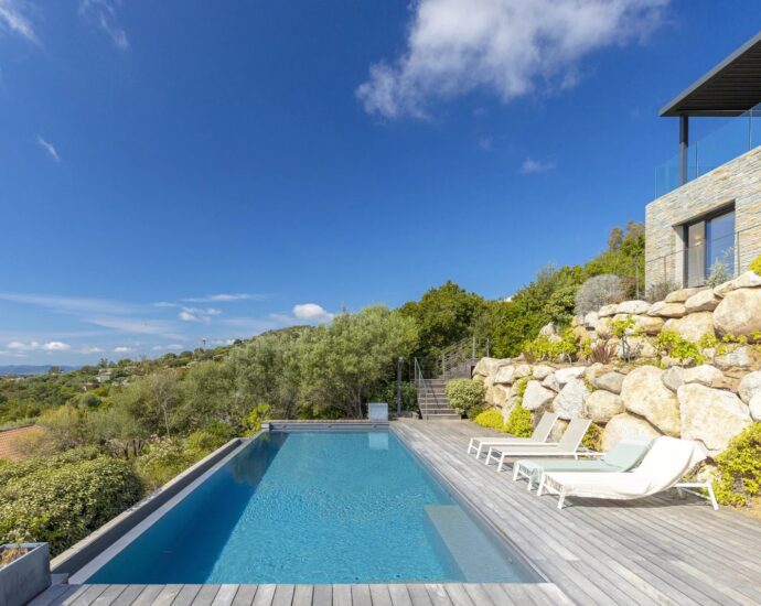 Porto Vecchio, Saint Cyprien, Villa 4 chambres, vue mer et piscine,