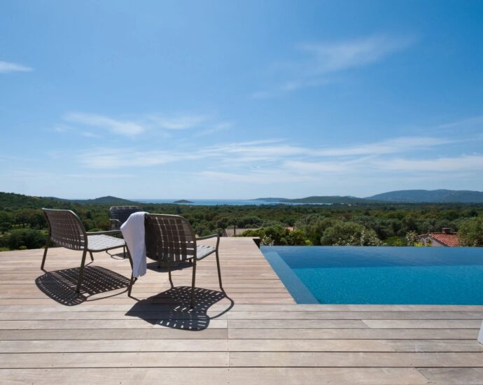 Porto Vecchio, Saint Cyprien, Villa 4 chambres, vue mer et piscine,