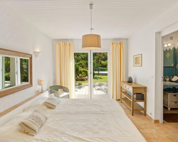 Porto Vecchio, Domaine de Cala Rossa, Villa 5 chambres, piscine, plage à pied