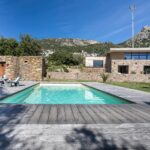 Lumio, Villa 5 bedrooms, one T2, heated pool, close to beaches.