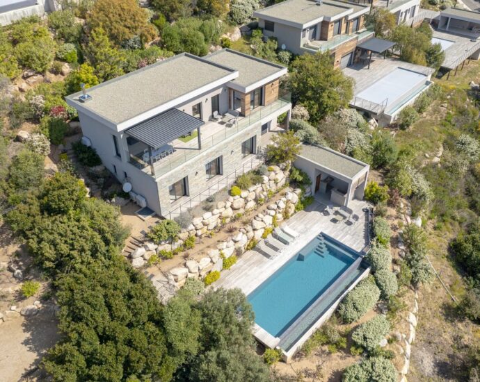 Porto Vecchio, Saint Cyprien, Villa 4 chambres, vue mer et piscine,
