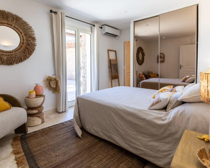 Bonifacio, Piantarella, villa 6 chambres, piscine et vue mer, proche plage
