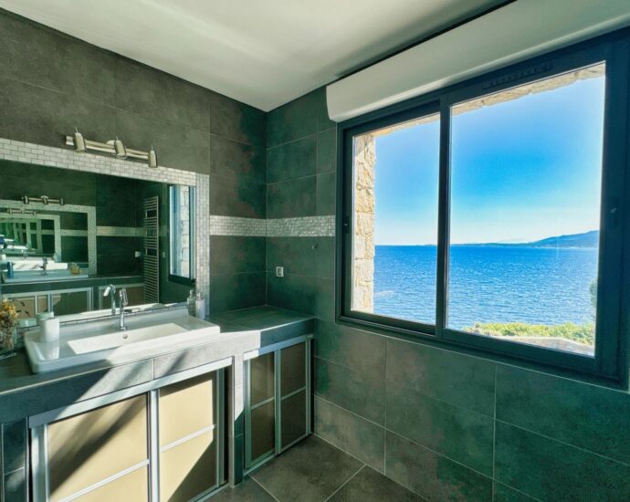 Co-excusivity, Calvi, contemporary waterfront villa, 4 bedrooms, panoramic sea view