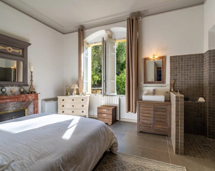 Oletta, Villa 7 chambres, Maison de maître, une dépendance, piscine chauffée, proche des plages