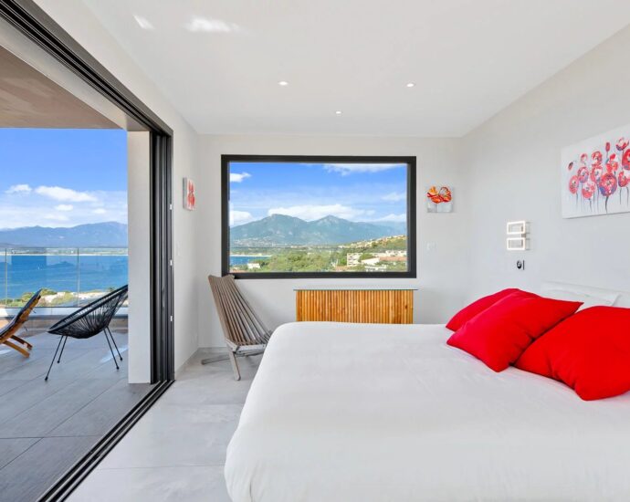 Ajaccio, Villa avec vue mer panoramique, 7 chambres, piscine, proche plage