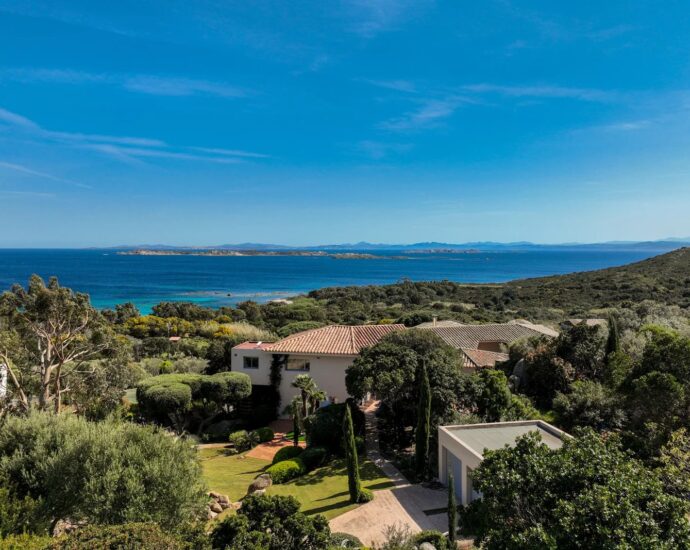 Bonifacio, Cala Longa , Villa 6 chambres, piscine, vue mer,  RL357 Marina Di Cavu