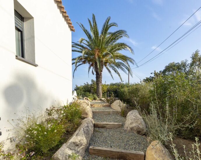 Saint-Cyprien, villa 5 chambres, piscine, pied dans l’eau
