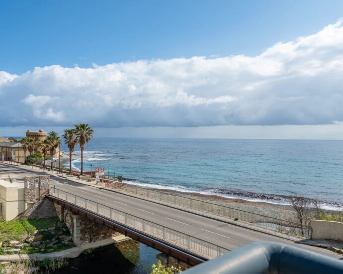 Bastia, penthouse, vue mer, 4 chambres, proche plage